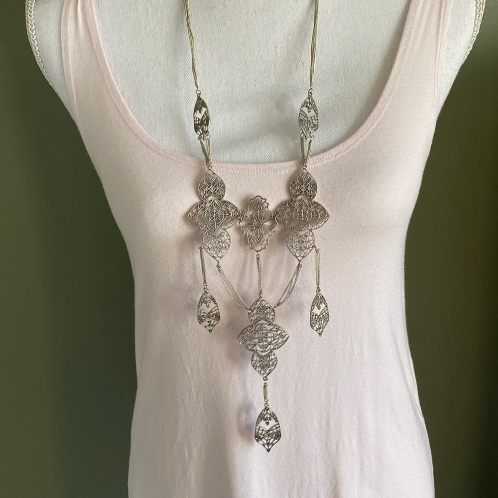 SPECTACULAR DETAILED SILVER METAL LACE NECKLACE
